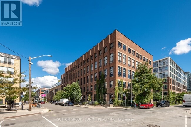 Building Photo - 43-143 Hanna Ave