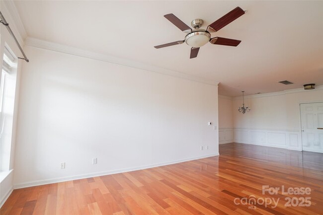 Building Photo - 14774 Via Sorrento Dr