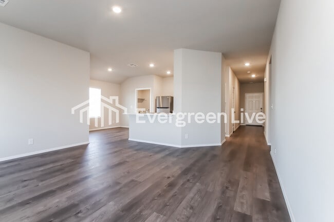 Foto del edificio - 2101 S Lakin Ln