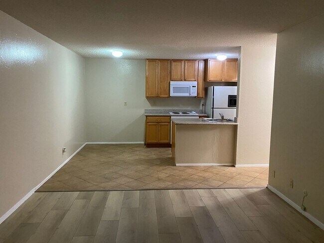 Building Photo - 1br Condo near Lake Merritt!