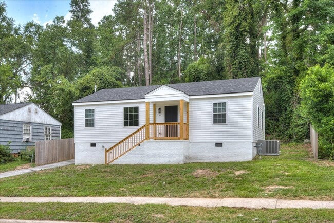 Building Photo - 655 Seymour Dr