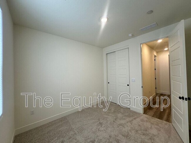 Foto del edificio - 4035 W Sunnyview Ave