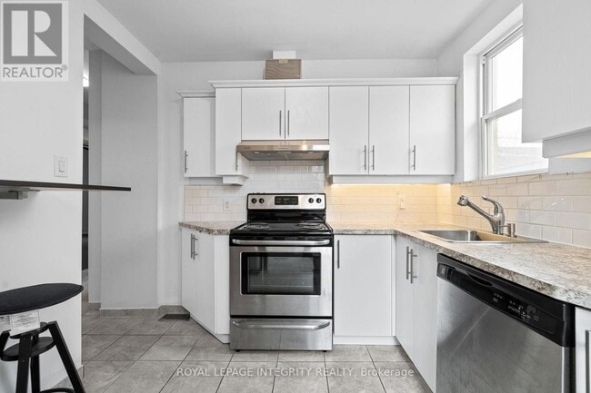 Building Photo - 172 Cobourg St