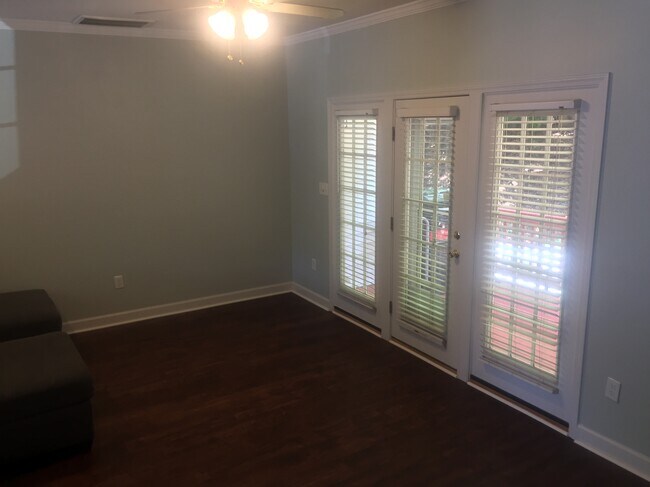 Foto del edificio - 2210 Trailwood Valley Cir