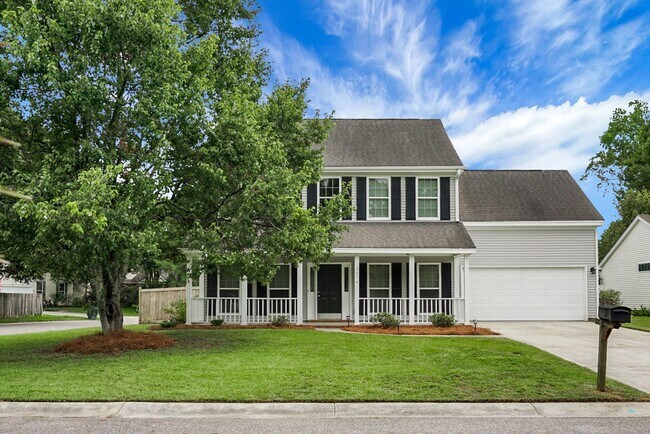 Foto del edificio - Gorgeous, 2 story, 4 BR, 2.5 BA Home with Fenced Yard near Magnolia Gardens