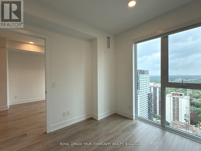 Building Photo - 200 Redpath Ave