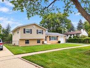 Building Photo - 476 Raupp Blvd