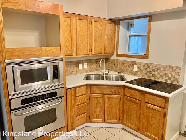 Foto del edificio - 2 br, 1.5 bath House - 1339 Kingsland Ave