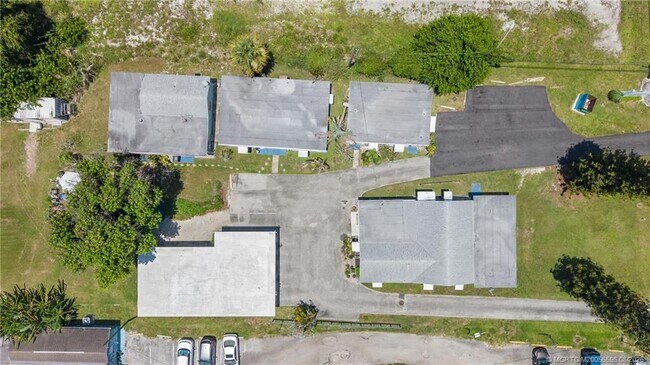 Foto del edificio - 3313 S US Hwy 1