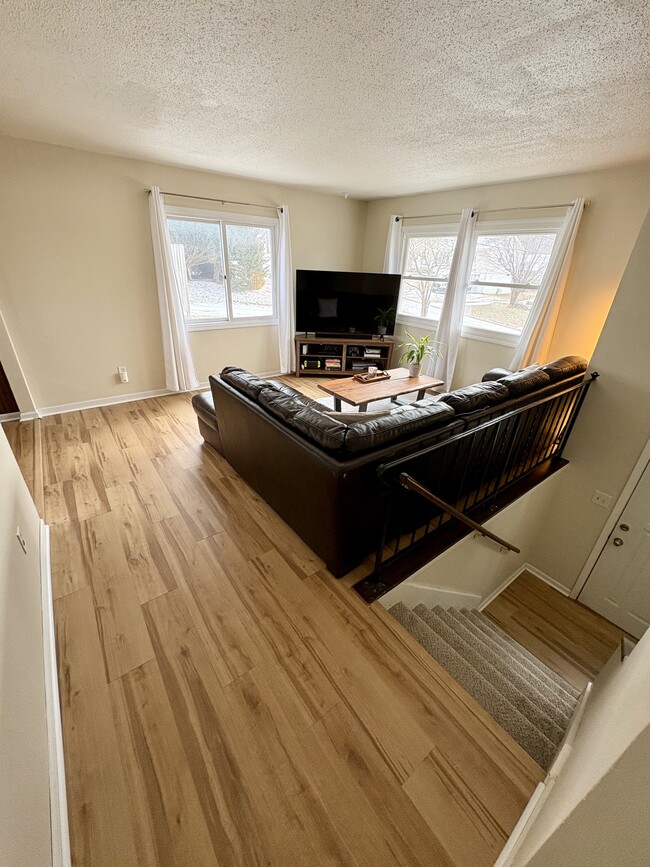 Living Room - 304 E Bell Ave