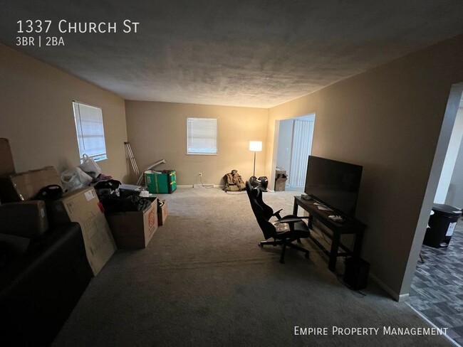 Building Photo - 1337 Church St