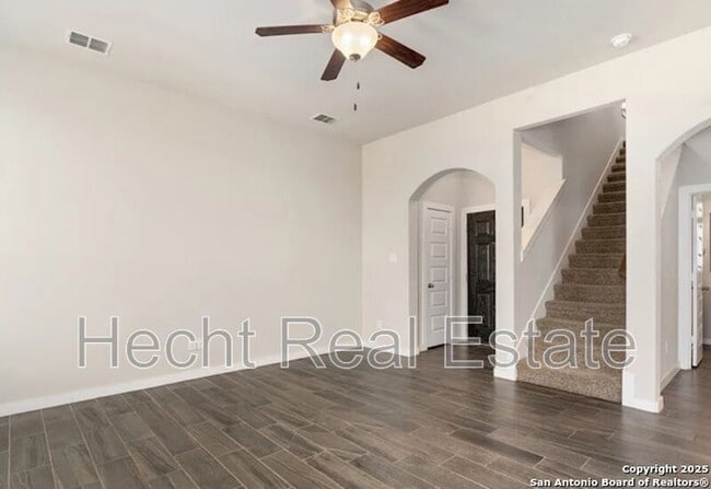 Building Photo - 307 Creekside Curve