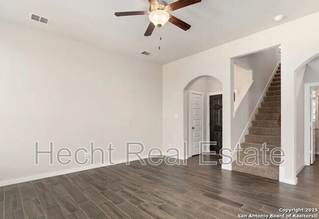 Foto del edificio - 307 Creekside Curve