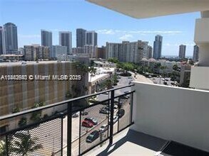 Building Photo - 401 Golden Isles Dr