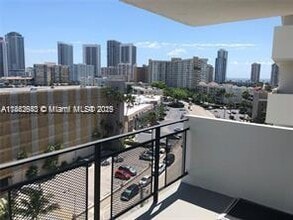 Building Photo - 401 Golden Isles Dr