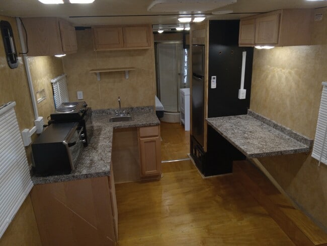 Photo - 5250 US-441 House