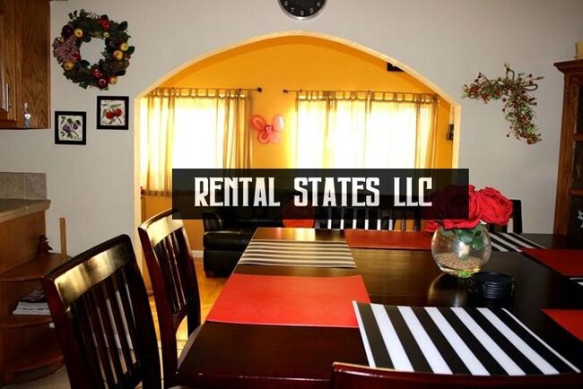 Building Photo - 3 bedroom in Anaheim CA 92802