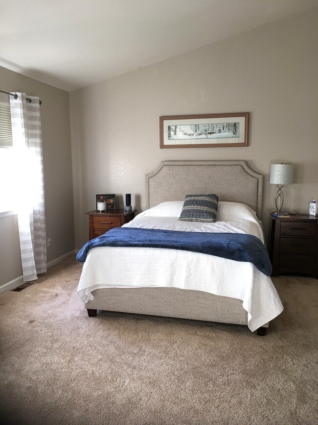 Building Photo - 927 Parker Dr