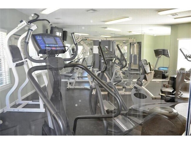 Foto del edificio - 4225 Thornbriar Ln
