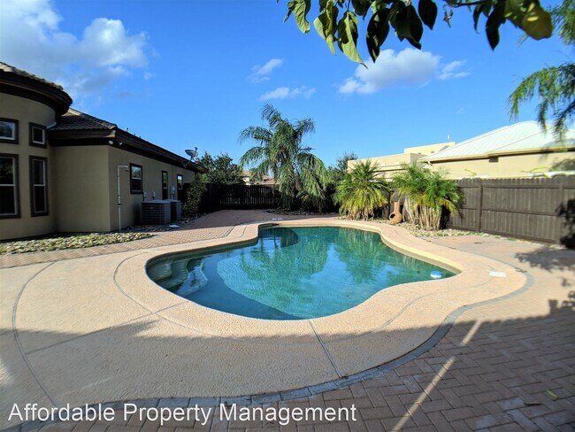 Building Photo - 3 br, 2.5 bath House - 4313 Park Bend