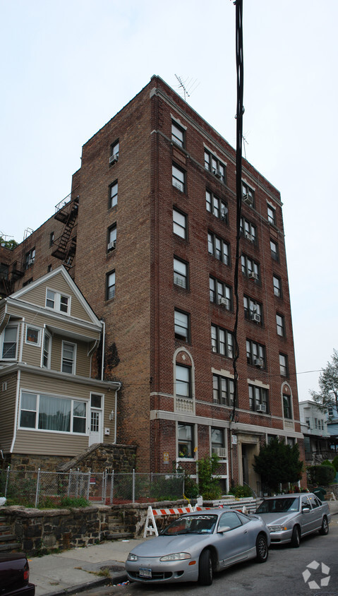 Primary Photo - 179 Saratoga Ave