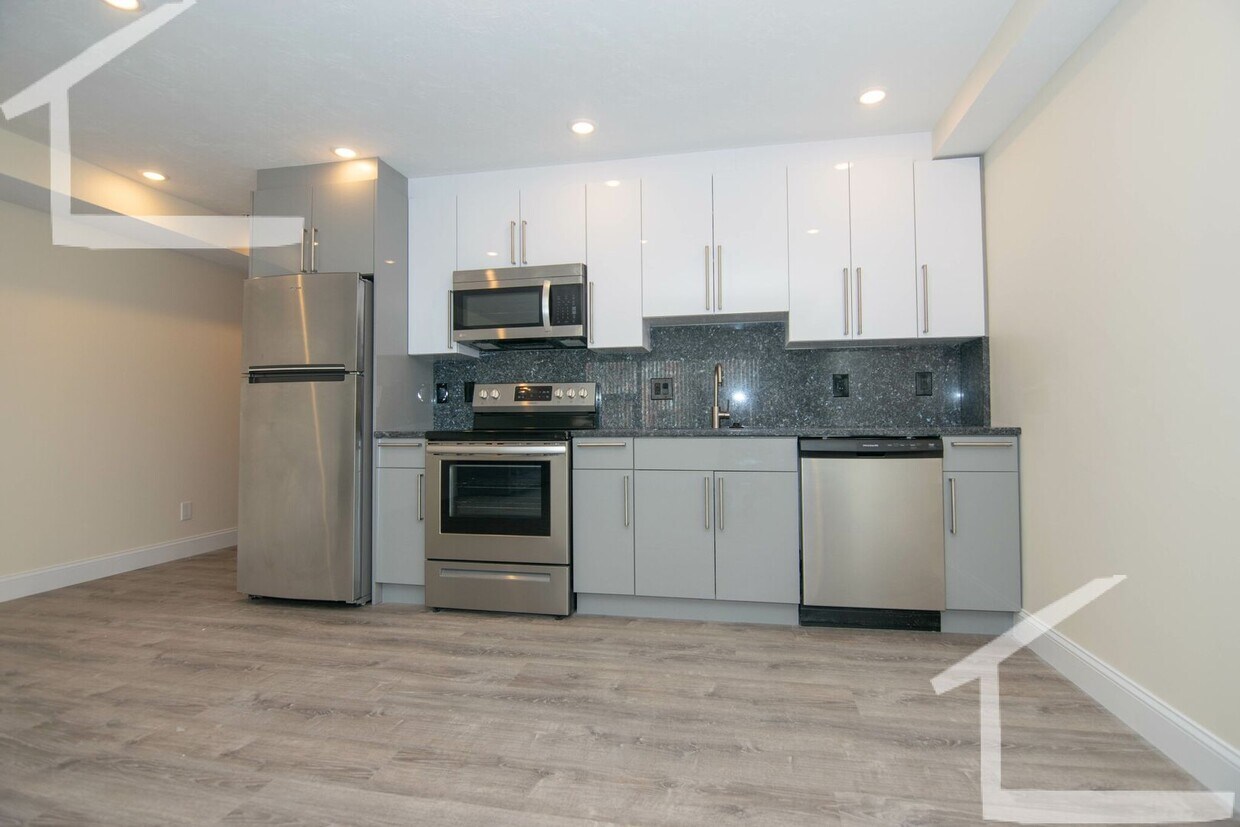Primary Photo - 2 Bed 2 Bath in Packard's Corner Available...