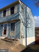 Building Photo - 5863 Rowanberry Dr