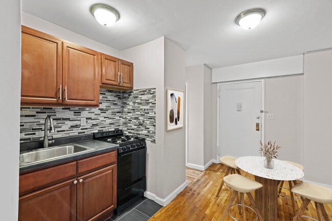 Building Photo - Glenwood Apartments