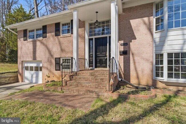 Building Photo - 9116 Hamilton Dr