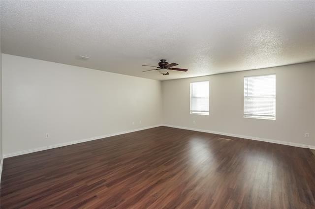 Foto del edificio - 1916 Lariat Dr