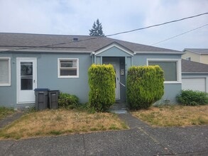 Building Photo - 810 High Ave