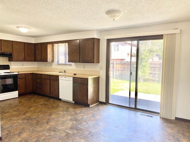 Foto del edificio - 2 Bed 1 Bath Duplex in Central Loveland