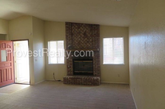 Foto del edificio - 3 Bed, 2 Bath Spring Valley Lake Home!!!