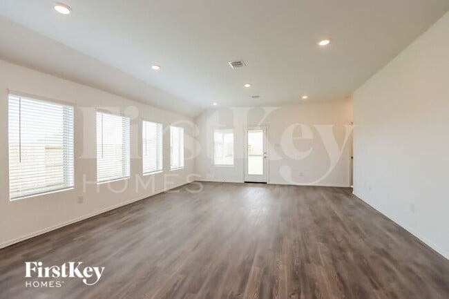 Building Photo - 7406 Keechi Pl