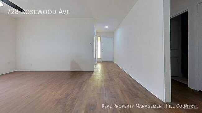 Building Photo - 728 Rosewood Ave