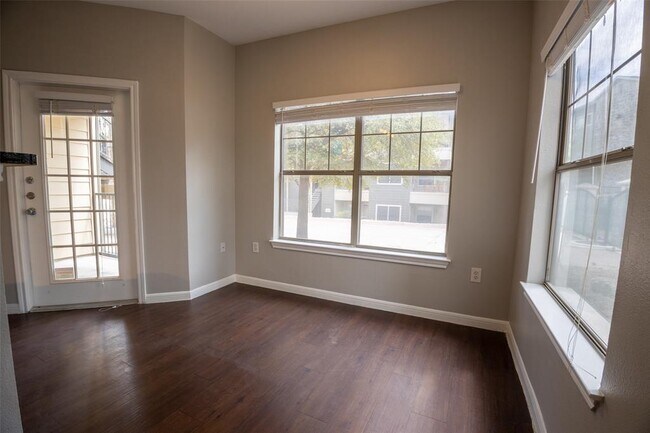 Building Photo - 2320 Gracy Farms Ln