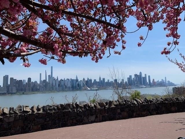 Foto del edificio - 6515 JFK Blvd E