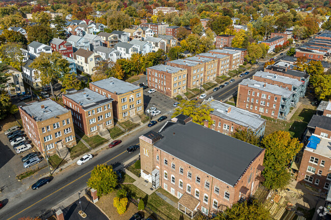 Calle Jardín - The Hartford Communities