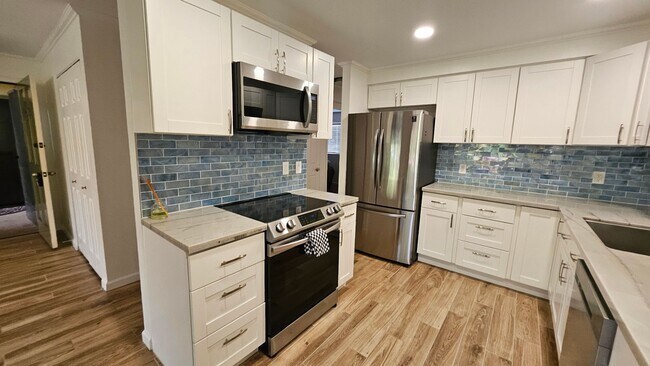 Building Photo - Partial Furnished  Condo North Kihei