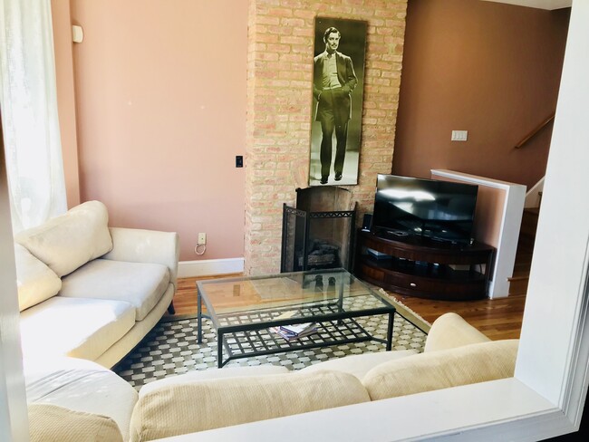 Living room - 1115 Euclid St NW