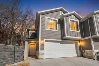 Building Photo - 598 Plum Crk Ln