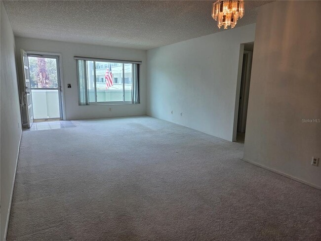 Building Photo - 2256 Philippine Dr