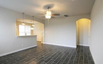 Building Photo - 146 Parkgate St
