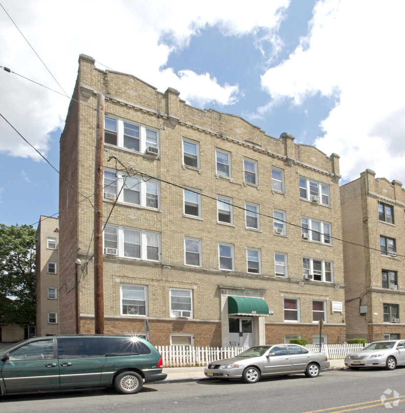 Building Photo - Vazquez Apartments