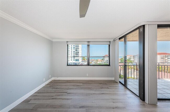 Foto del edificio - 6279 Sun Blvd