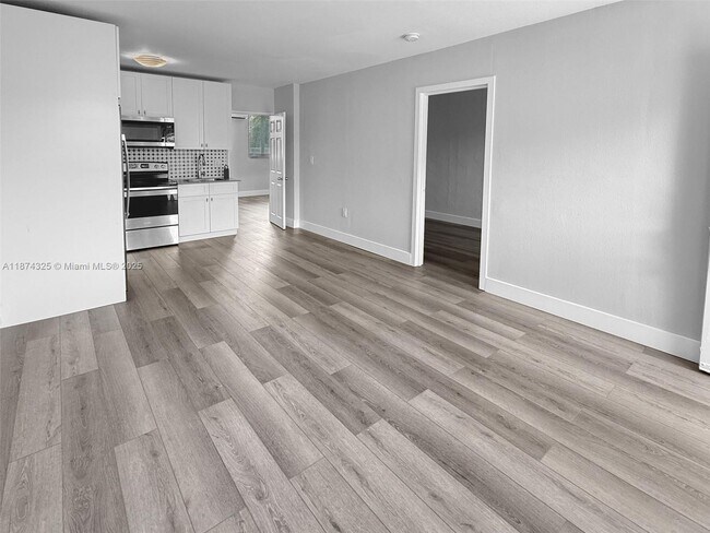 Foto del edificio - 6647 SW 59th Pl