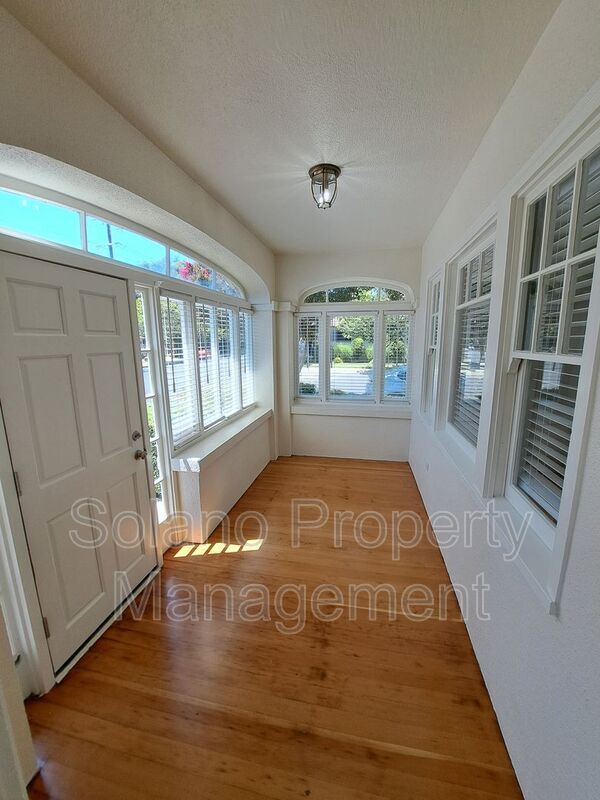 Foto del edificio - 1938 3rd St