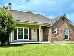 Building Photo - 18440 Lakefield Ave