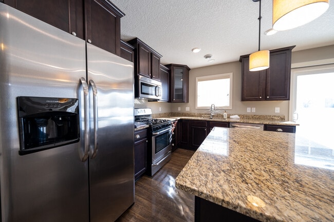Building Photo - 3261 Lakewood Trl