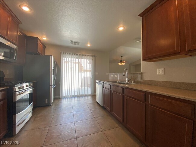 Building Photo - 5251 Sand Dollar Ave